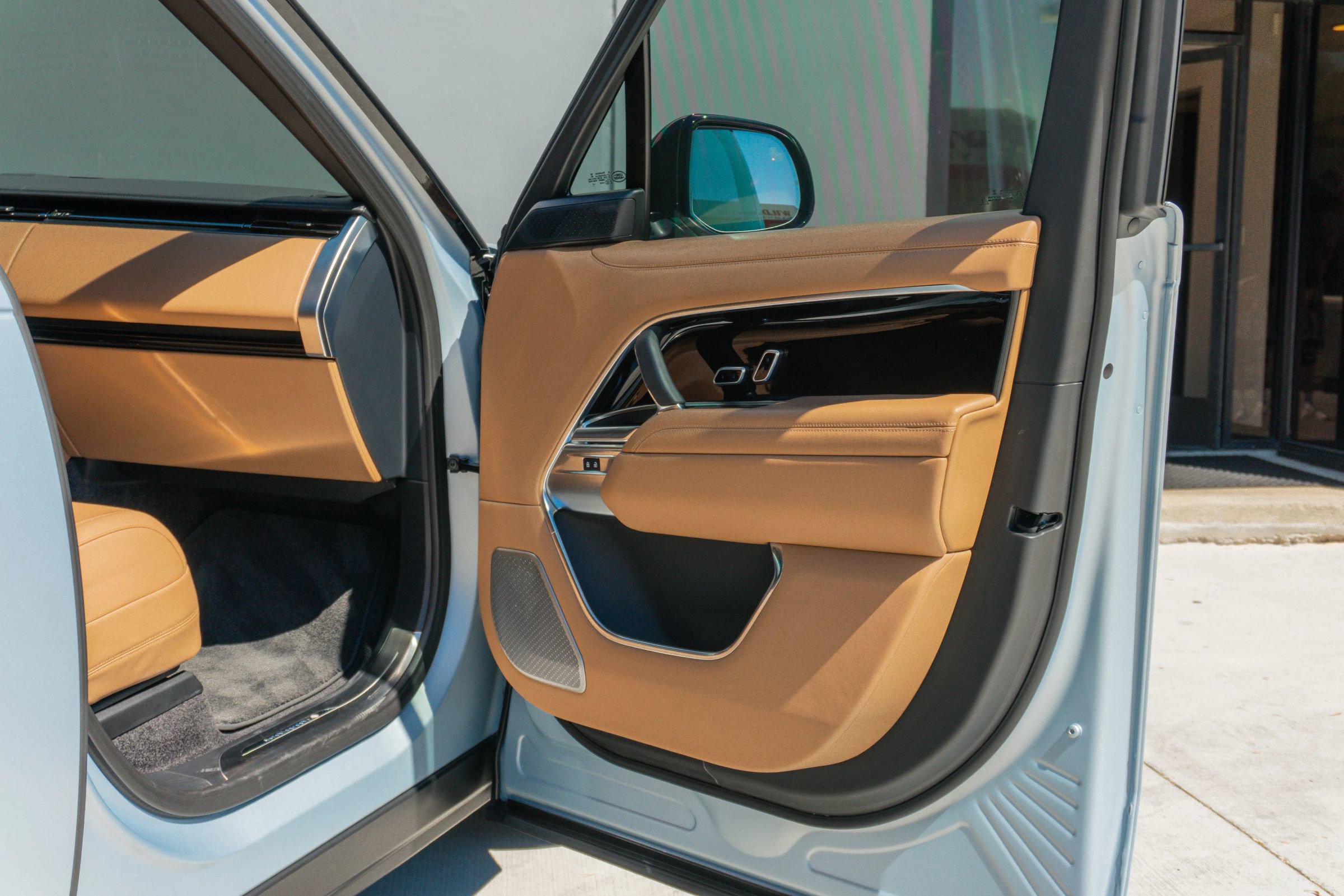 Used 2023 Land Rover Range Rover Autobiography image 64