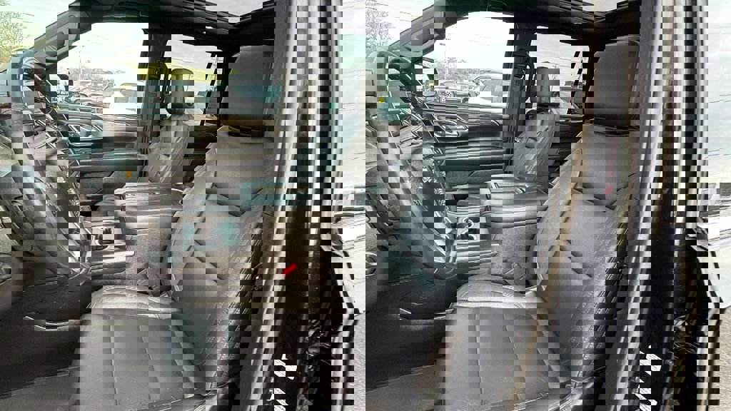 Used 2022 Chevrolet Tahoe LT w/ LT Signature Plus Package image 14