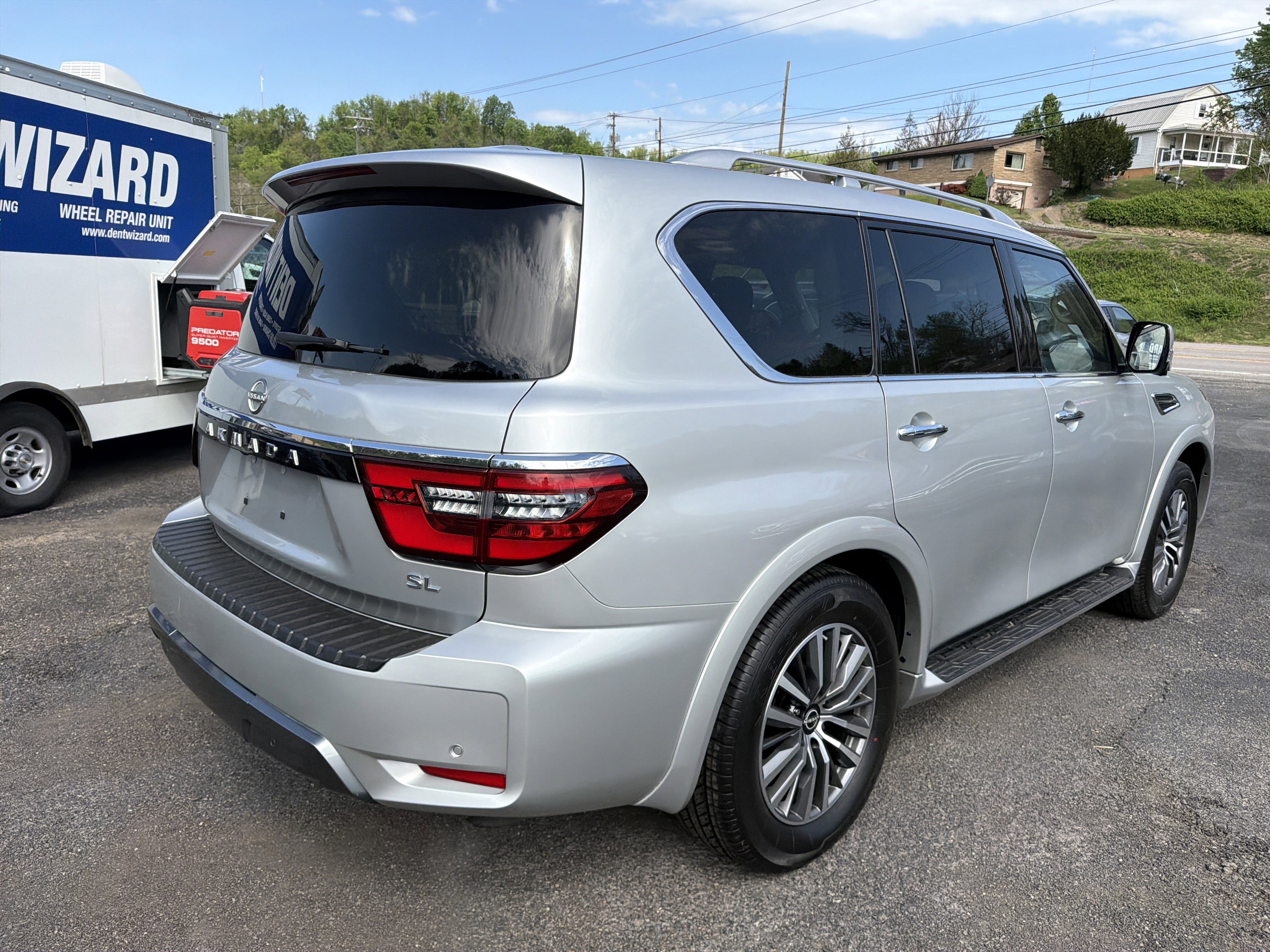 Used 2024 Nissan Armada SL w/ Captain's Chairs Package AWD/4WD image 4