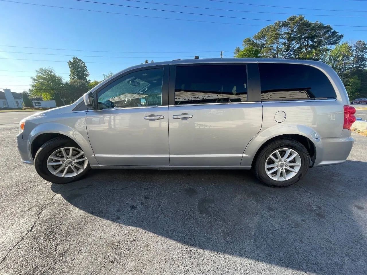Used 2019 Dodge Grand Caravan SXT image 5