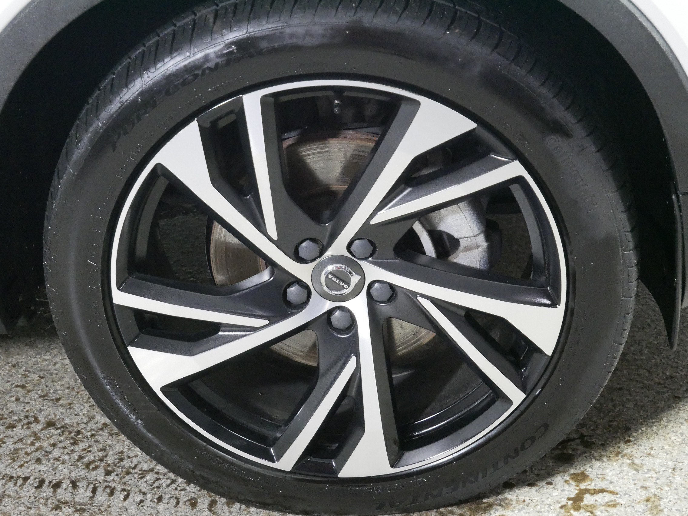 Used 2020 Volvo XC40 T5 R-Design w/ Protection Package Premier AWD/4WD image 15