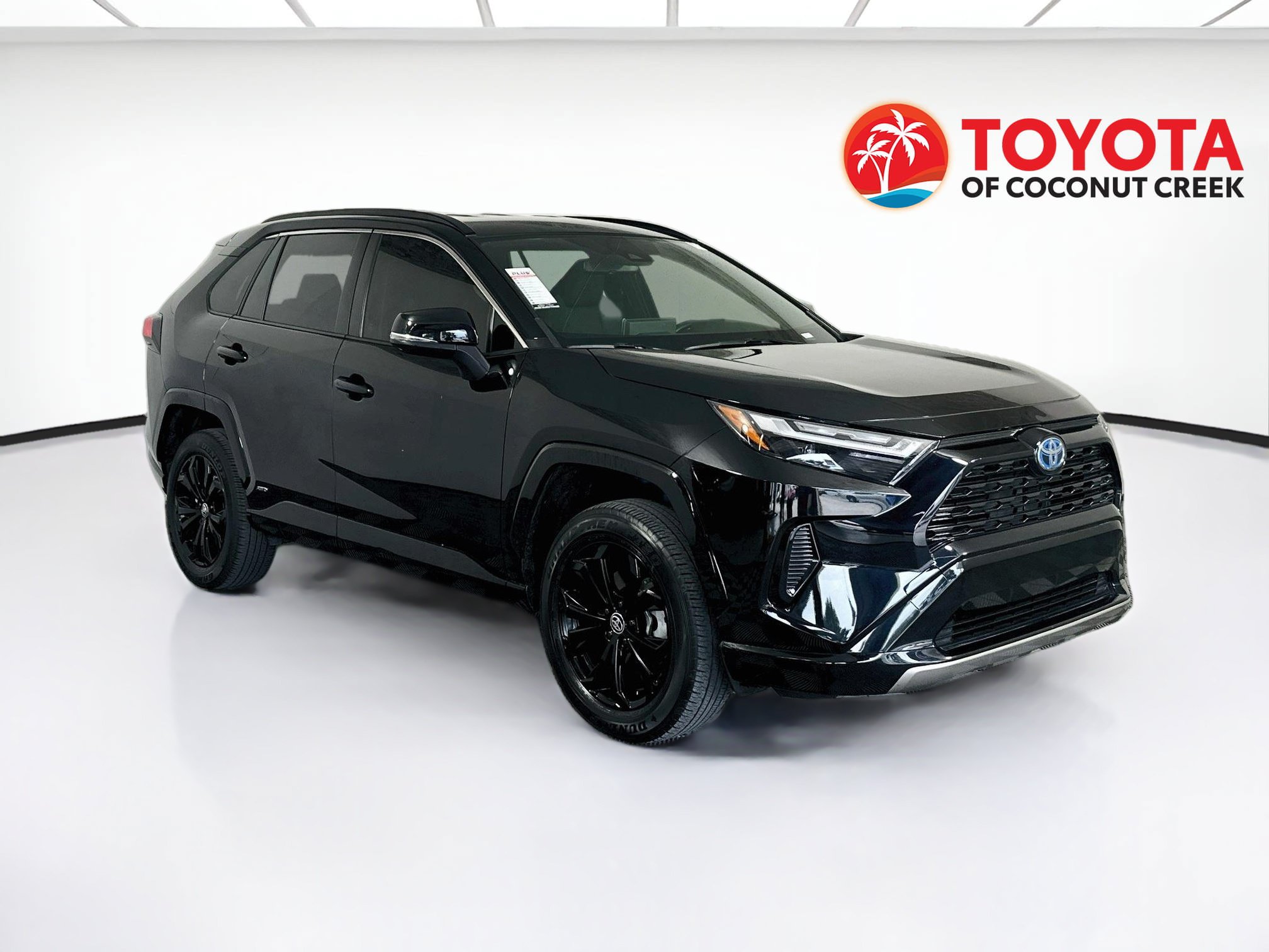 Used 2024 Toyota RAV4 SE AWD/4WD image 1