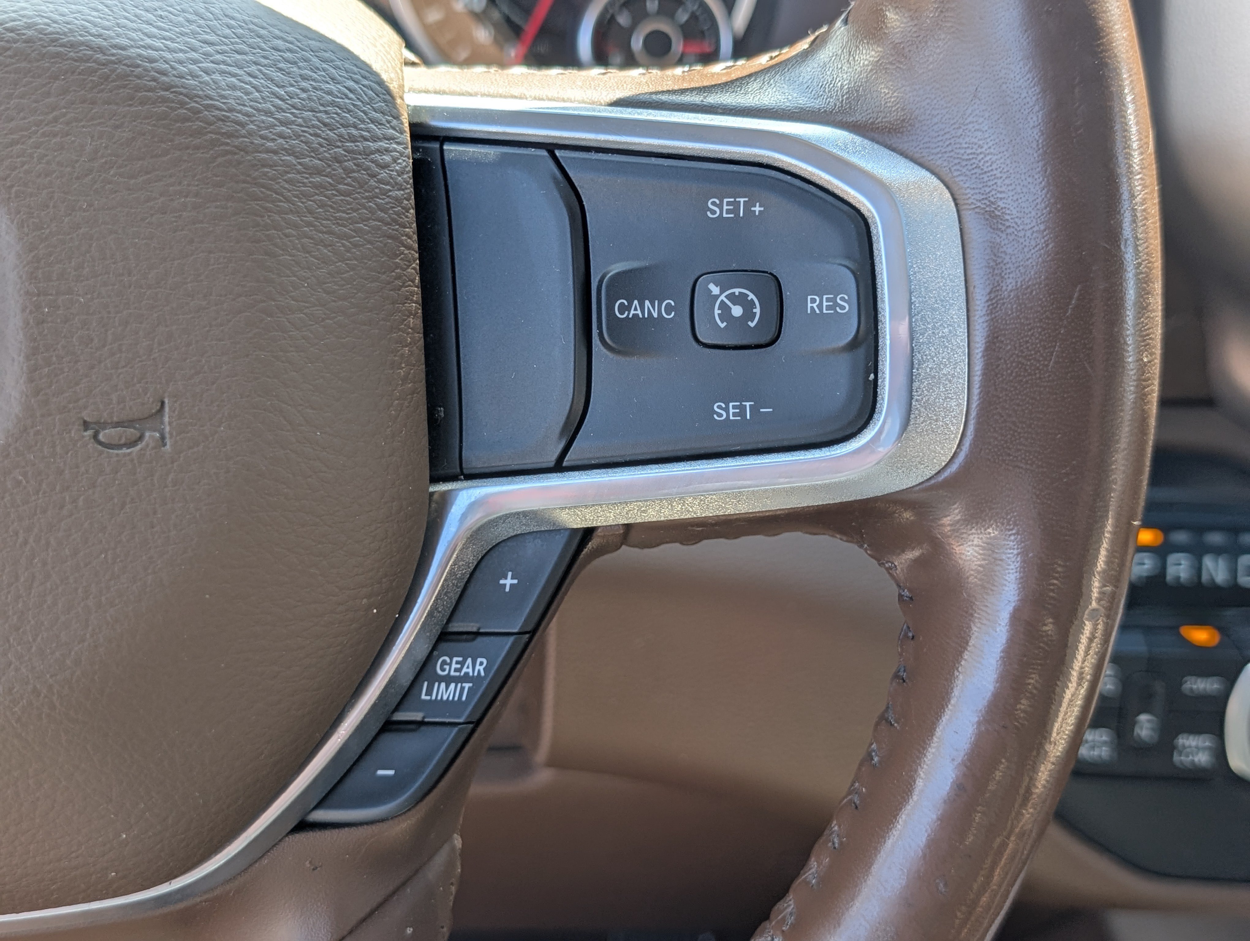 Used 2020 RAM 1500 Laramie AWD/4WD image 25