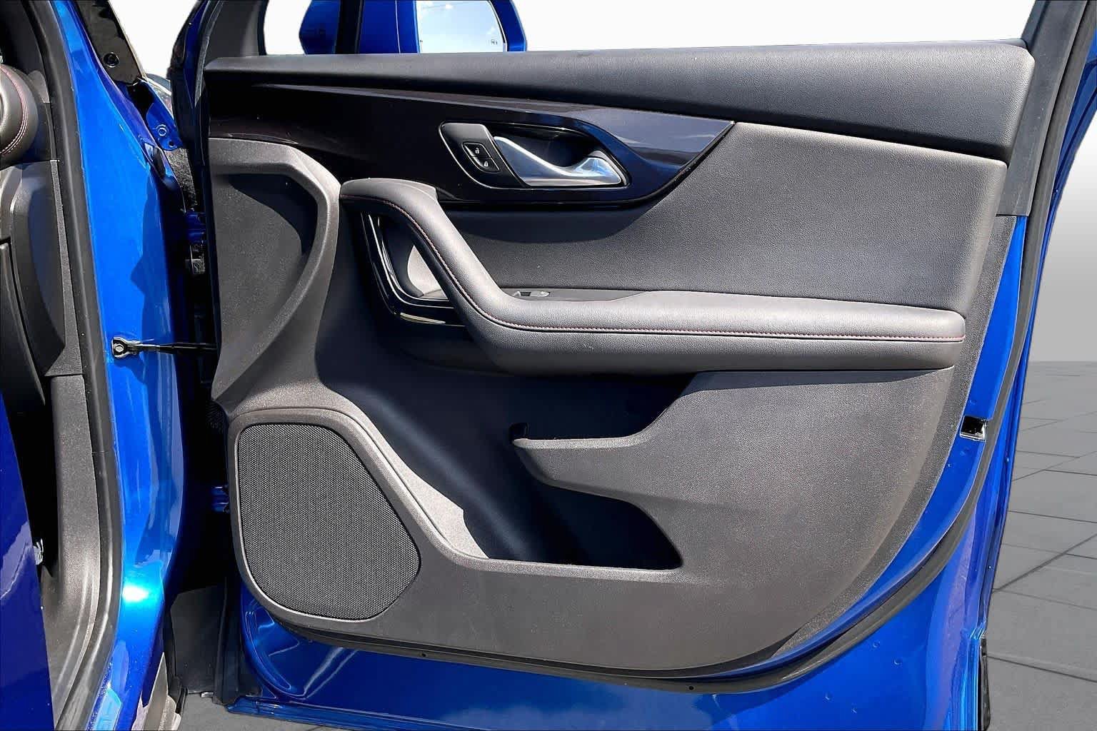 Used 2019 Chevrolet Blazer RS w/ Sun and Wheels Package FWD image 23