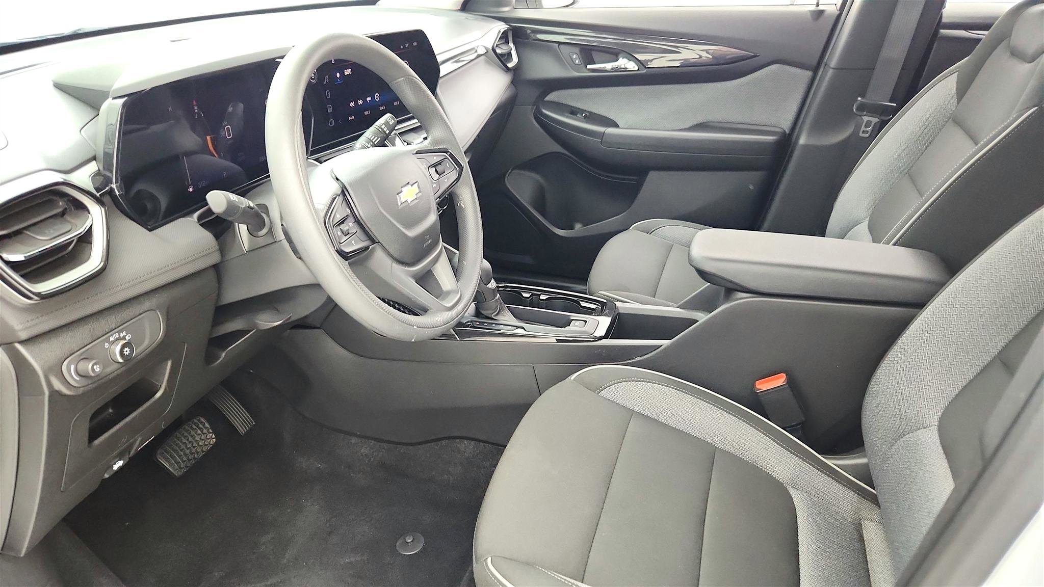 Used 2025 Chevrolet TrailBlazer LT image 25