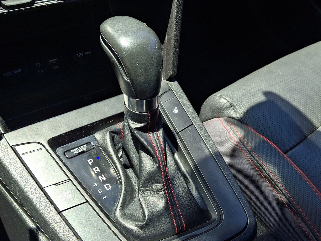 Used 2020 Hyundai Elantra Sport w/ Premium Package 02 FWD image 32