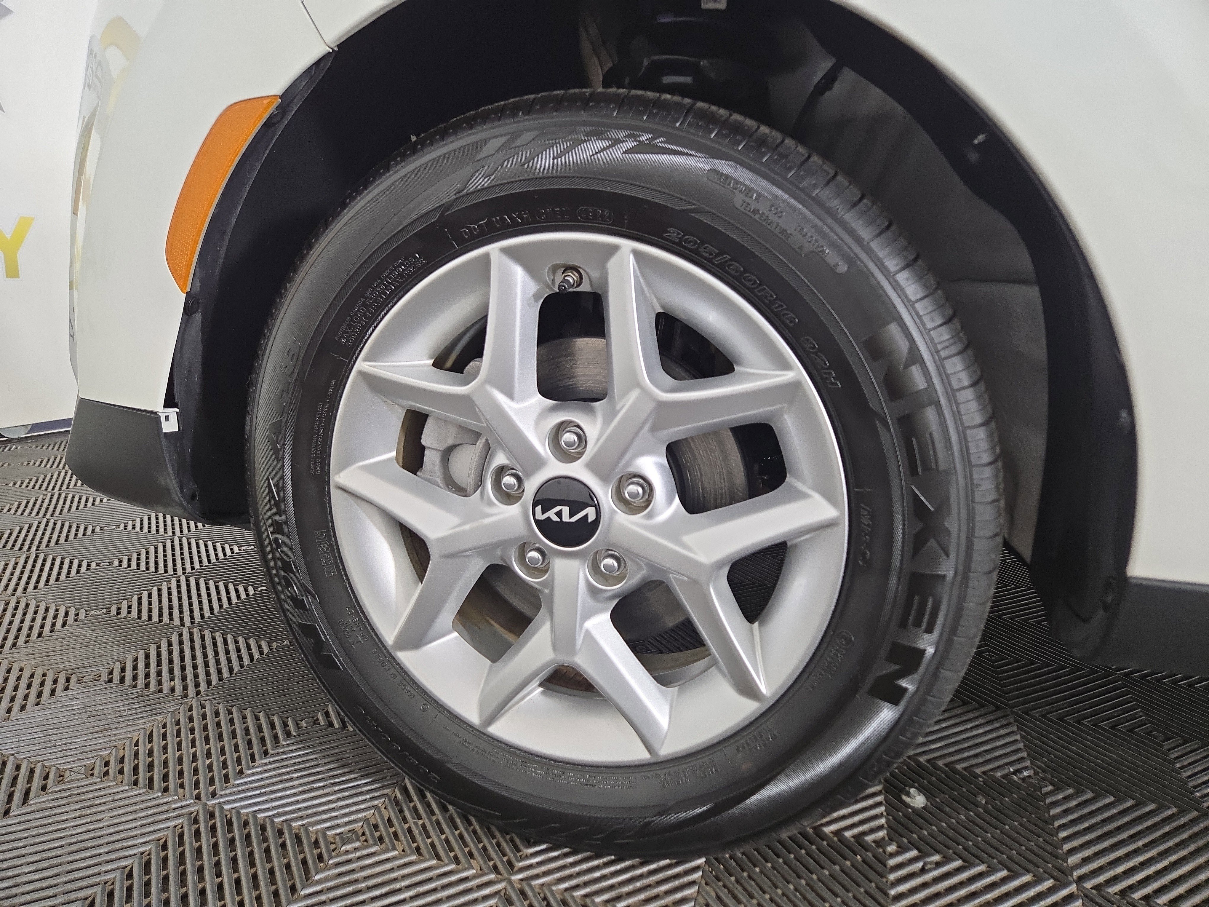 Used 2023 Kia Soul LX w/ LX Technology Package image 30