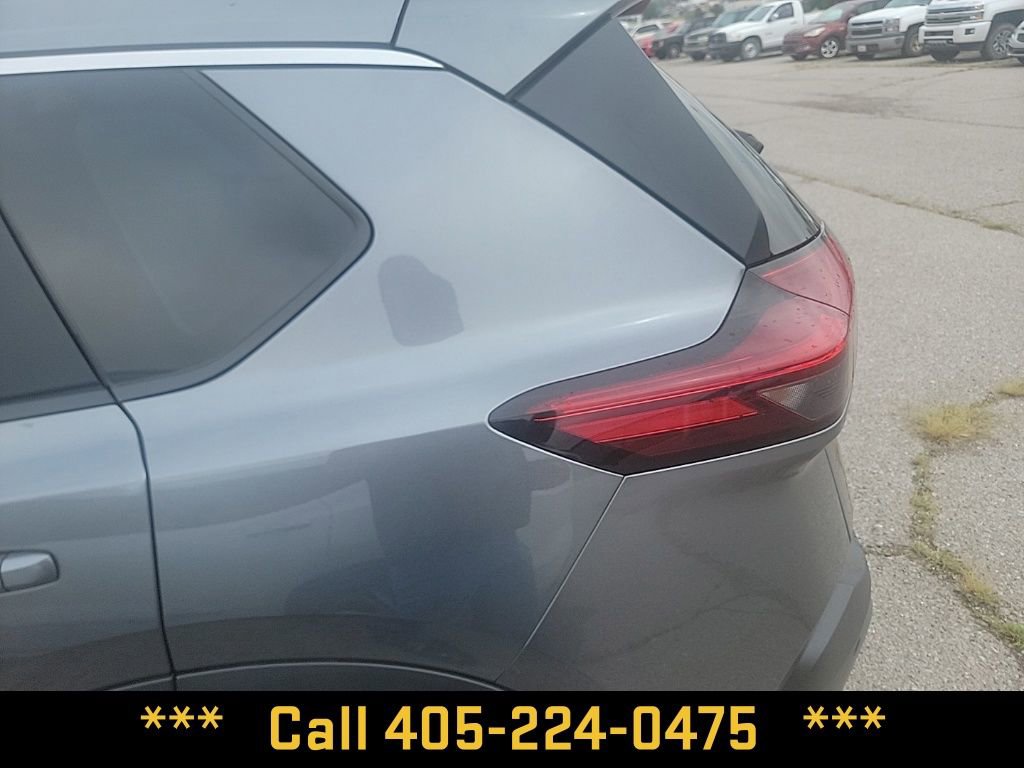 Used 2023 Nissan Rogue SV image 10