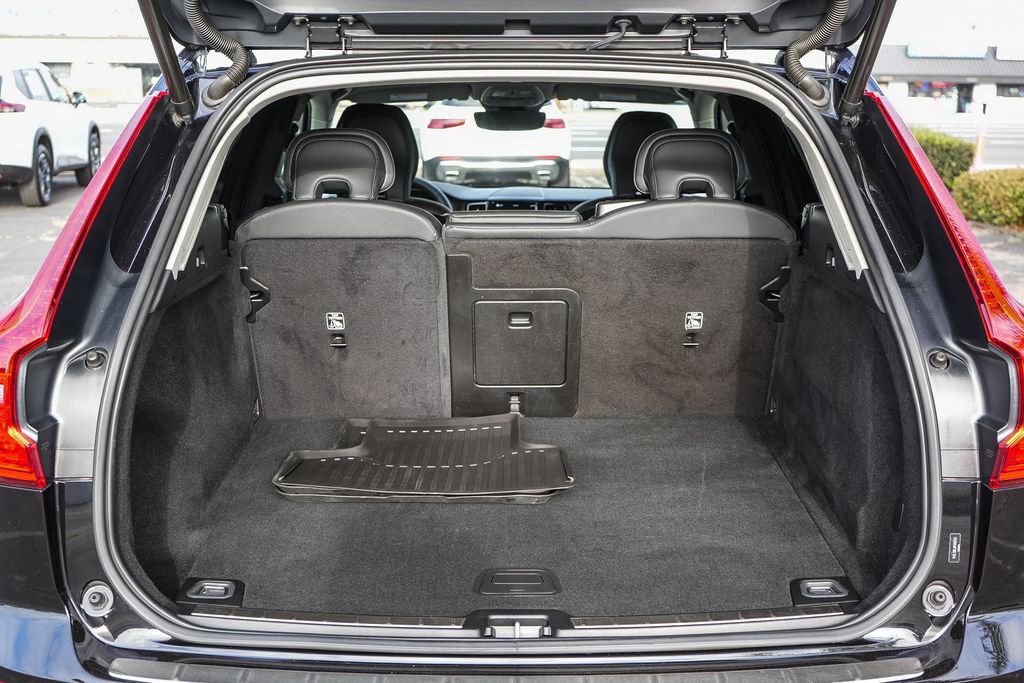 Used 2024 Volvo XC60 B5 Plus w/ Protection Package Premier AWD/4WD image 26