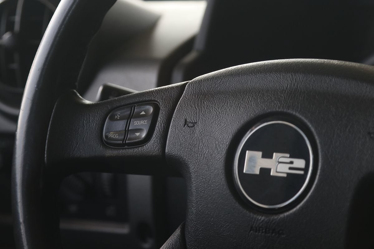 Used 2004 HUMMER H2 w/ Preferred Equipment Group AWD/4WD image 22