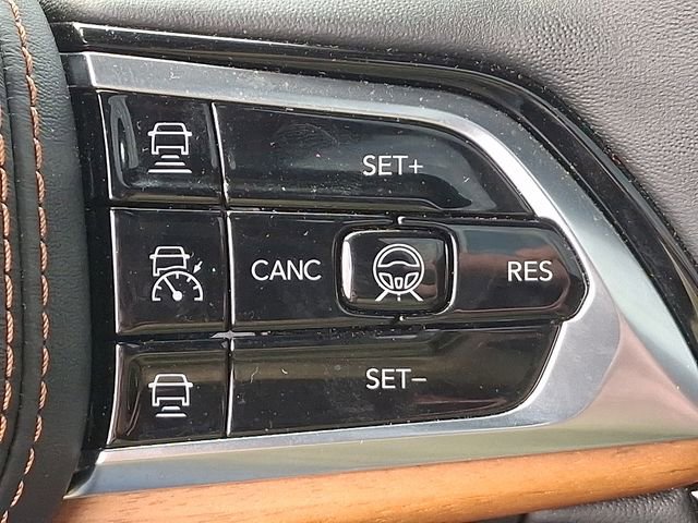 Used 2023 Jeep Grand Cherokee Summit image 22