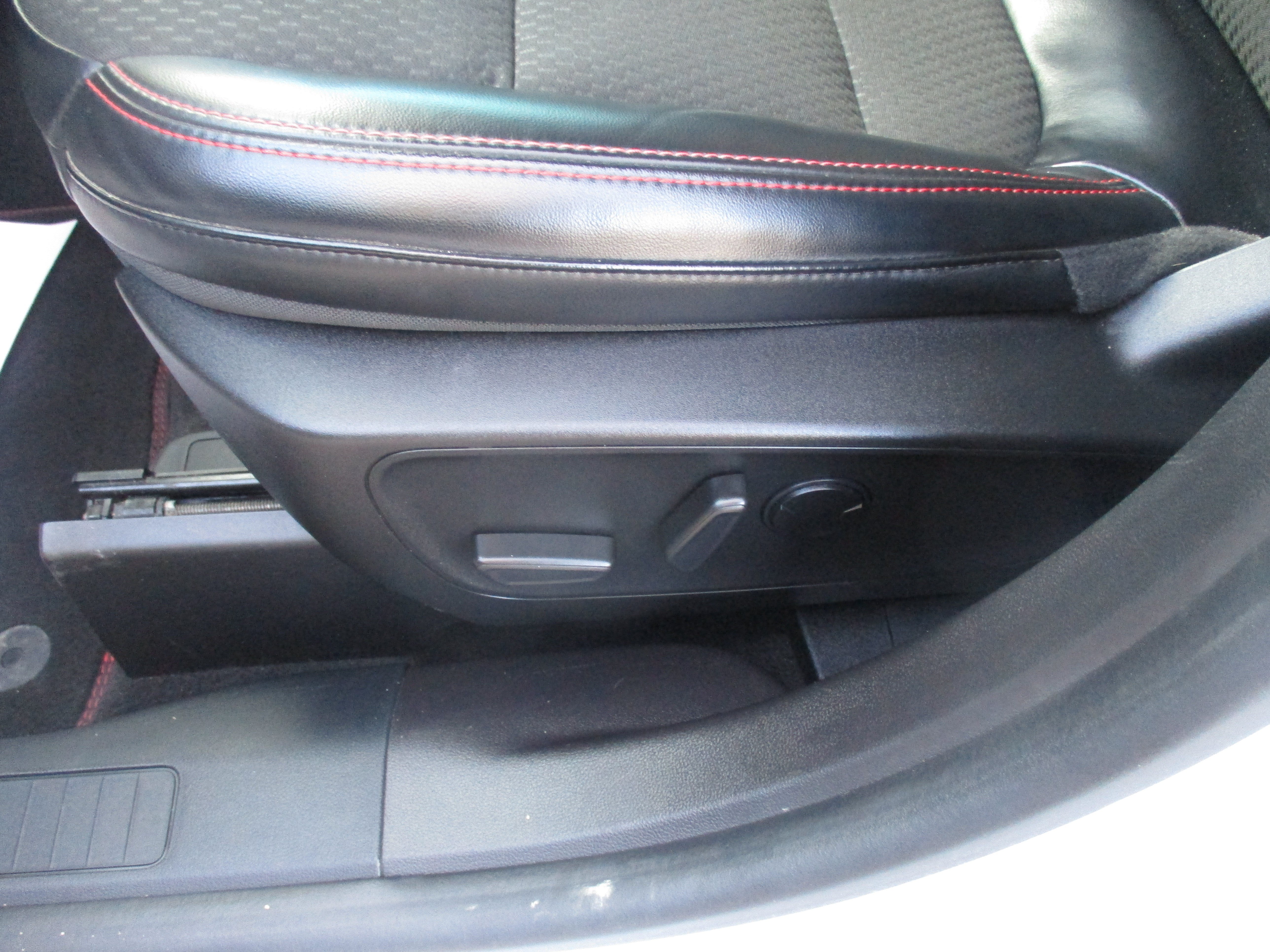 Used 2023 Ford Escape ST-Line Select w/ Tech Pack #2 AWD/4WD image 15
