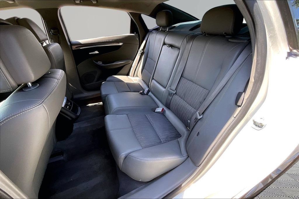Used 2014 Chevrolet Impala LT w/ Convenience Package FWD image 25