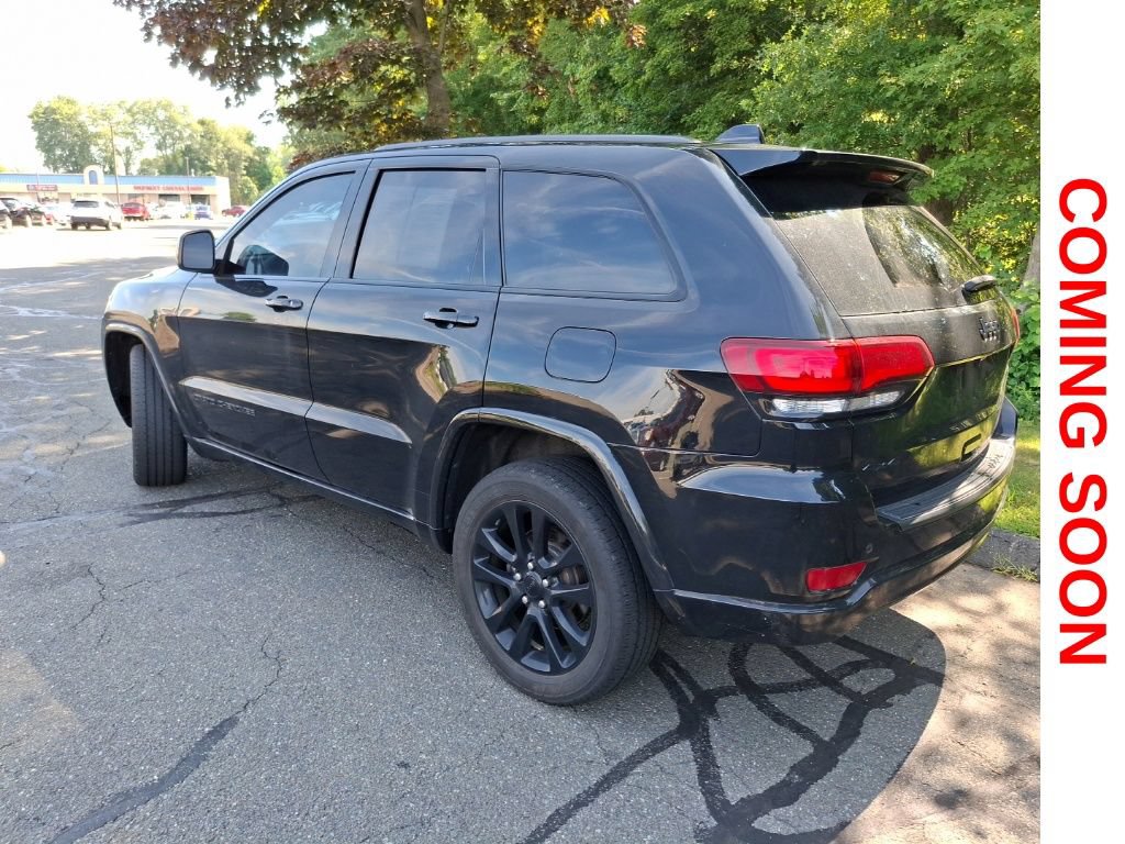 Used 2019 Jeep Grand Cherokee Altitude AWD/4WD image 8