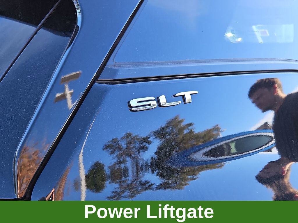 Used 2023 GMC Terrain SLT w/ Infotainment Package II image 7