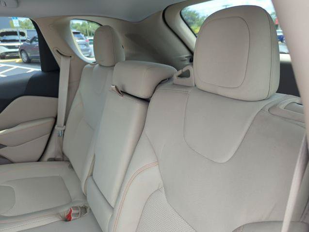 Used 2019 Jeep Cherokee Latitude w/ Popular Appearance Group FWD image 29