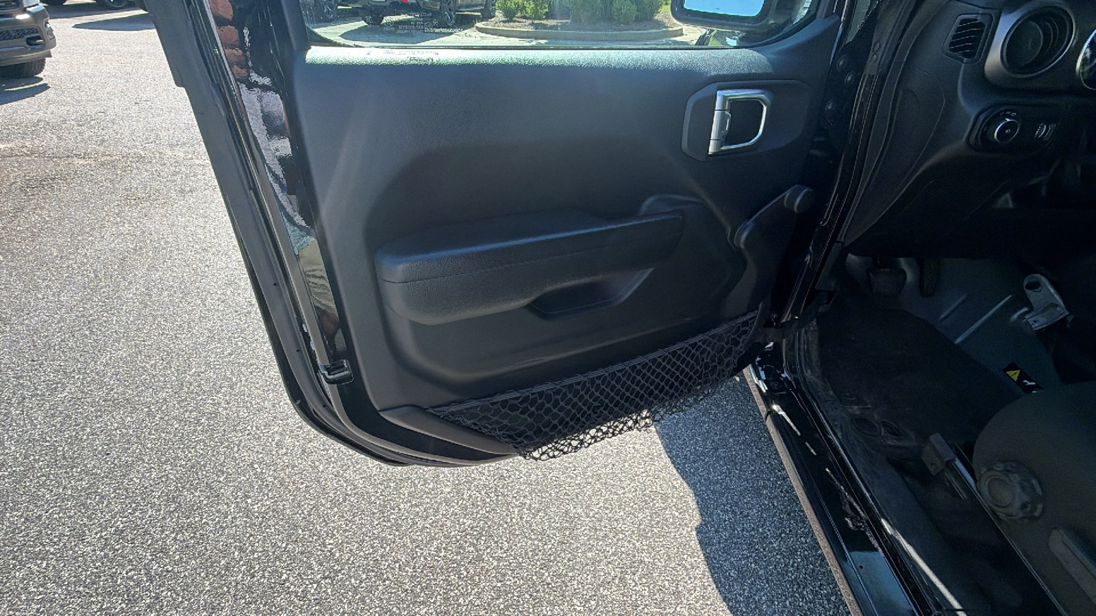 Used 2023 Jeep Wrangler Sport AWD/4WD image 14