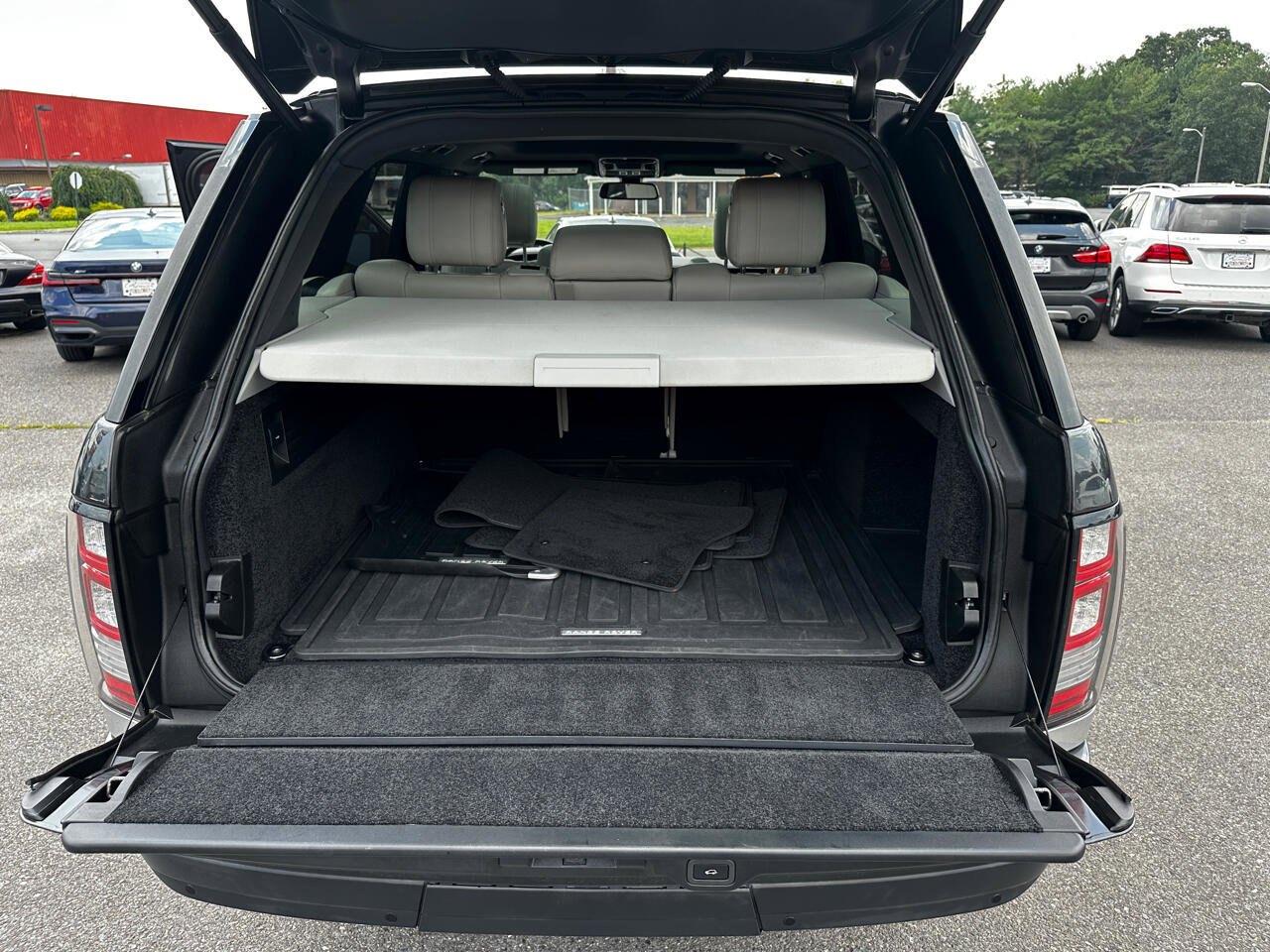 Used 2016 Land Rover Range Rover HSE image 20