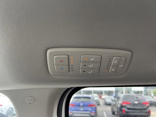 Used 2024 Kia Carnival LX FWD image 32