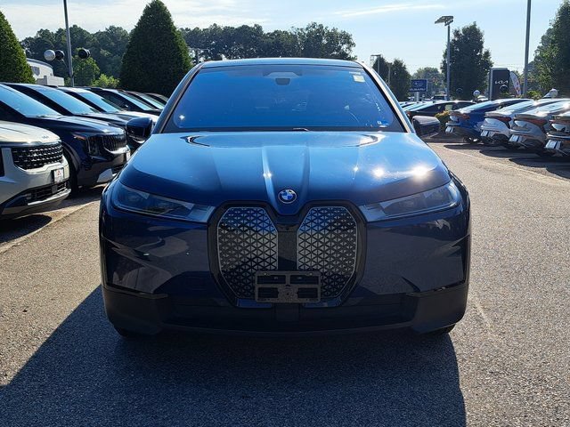 Used 2025 BMW iX xDrive50 w/ Premium Package AWD/4WD image 3