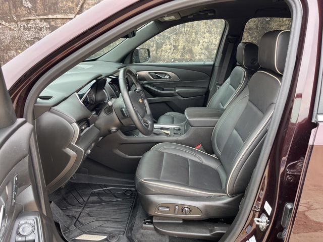 Used 2023 Chevrolet Traverse Premier w/ LPO, Floor Liner Package FWD image 41