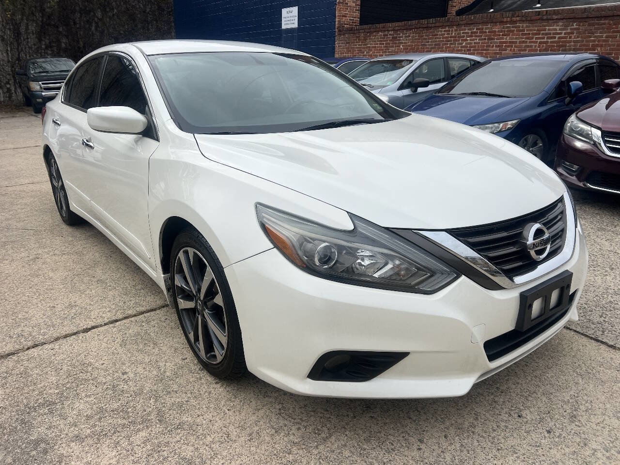 Used 2016 Nissan Altima 2.5 SR image 3