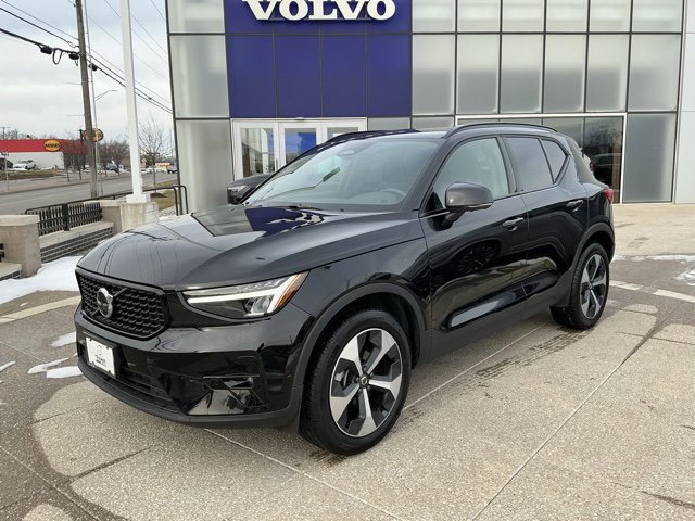 Certified 2025 Volvo XC40 B5 Plus