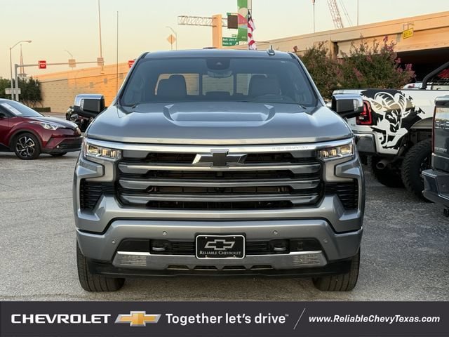 Used 2026 Chevrolet Silverado 1500 High Country AWD/4WD image 3