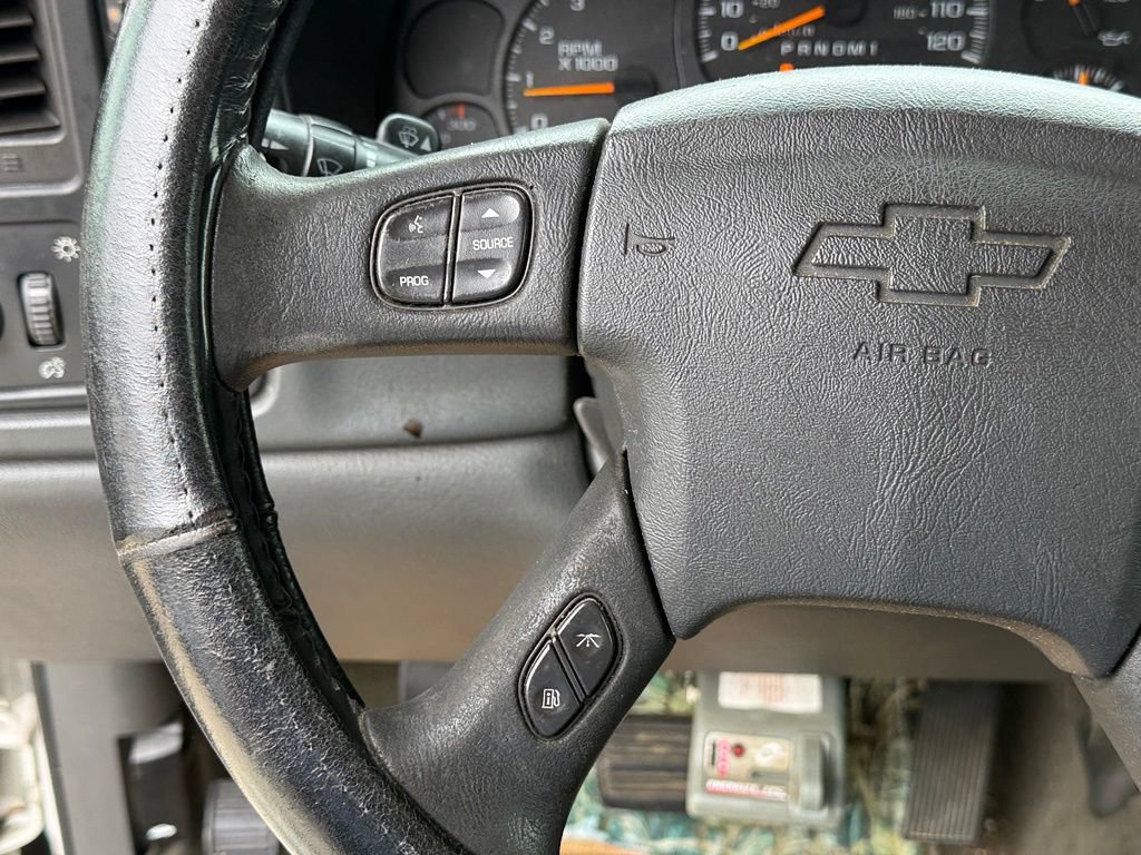 Used 2006 Chevrolet Silverado 2500 LT w/ Skid Plate Package AWD/4WD image 16