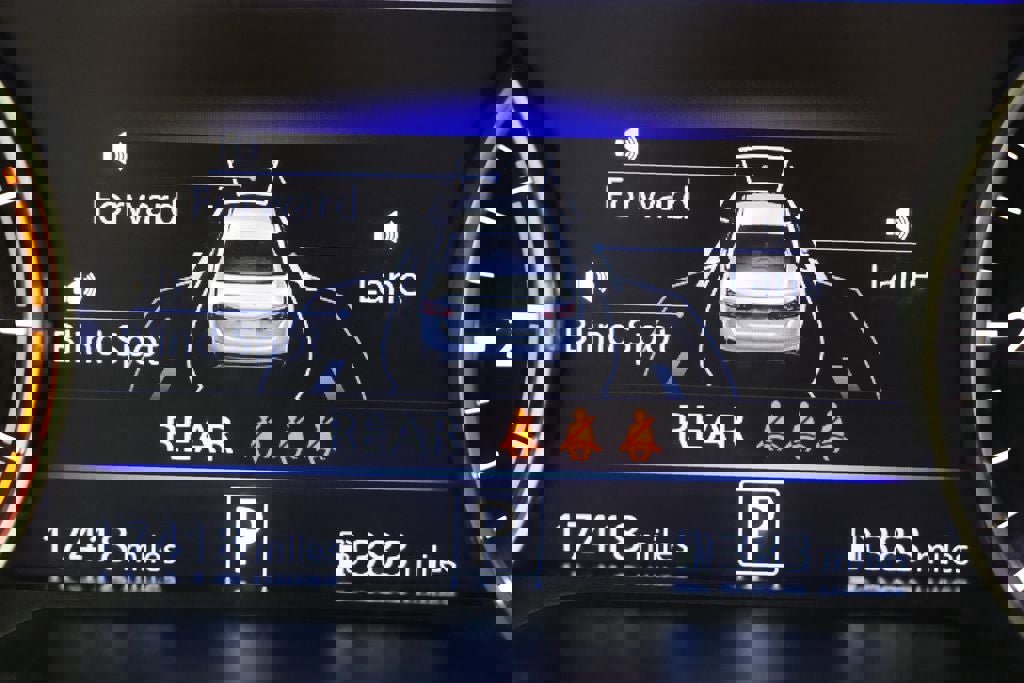 Used 2025 Nissan Altima 2.5 SR image 18