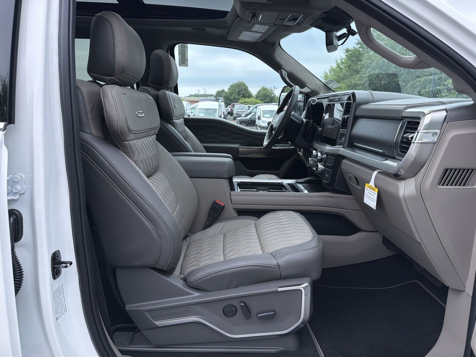 New 2026 Ford F350 Platinum w/ Platinum Plus Package AWD/4WD image 26
