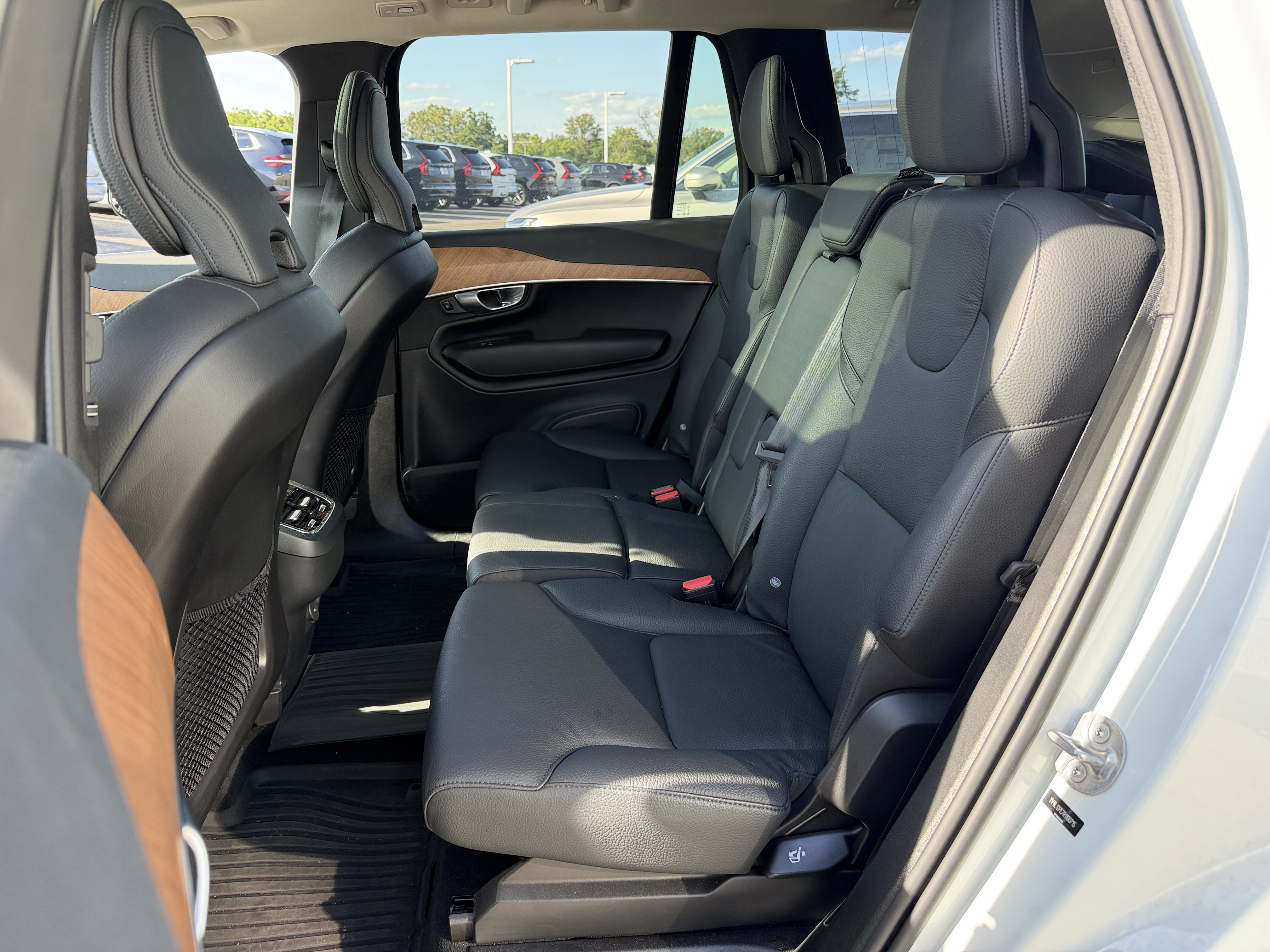 Used 2024 Volvo XC90 B5 Plus w/ Protection Package AWD/4WD image 10