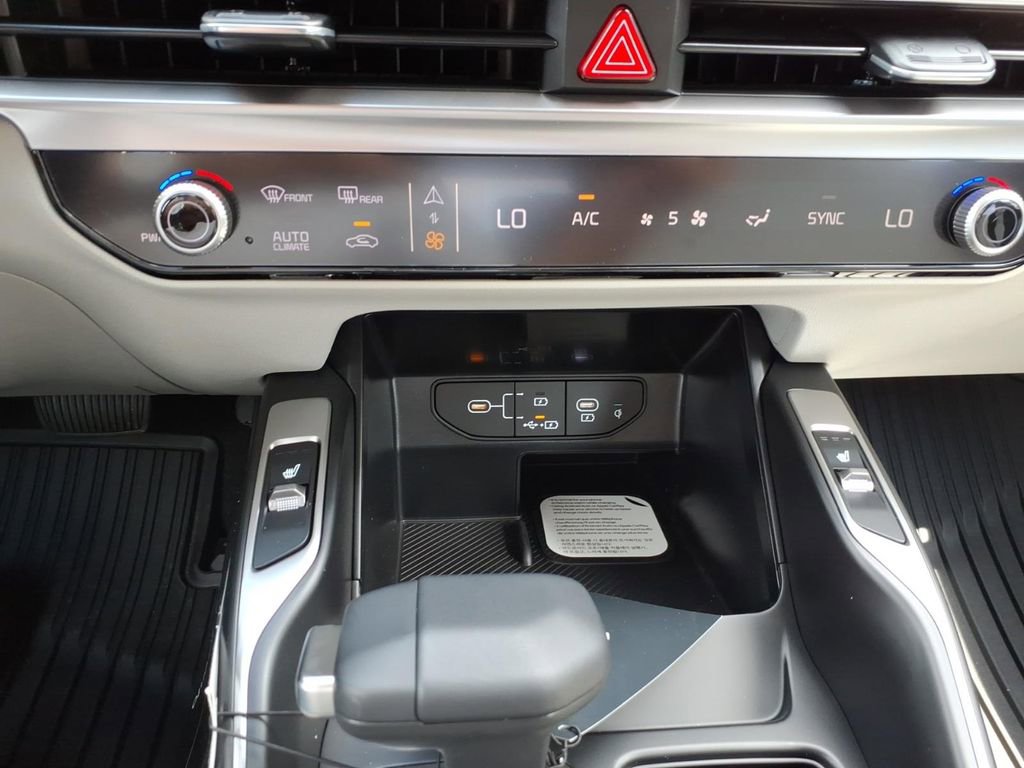 New 2026 Kia Sorento EX w/ EX Premium Package FWD image 16