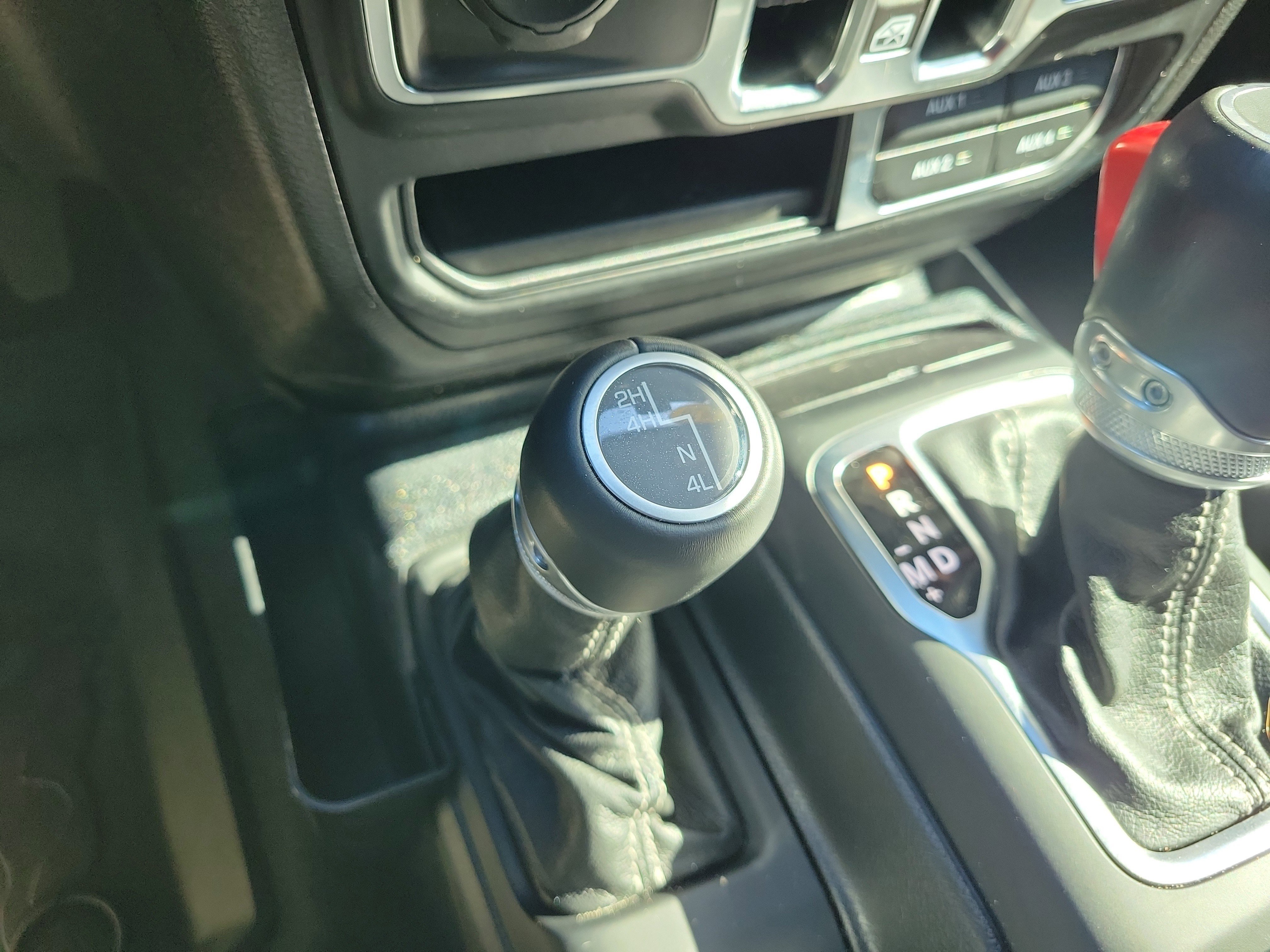 Used 2020 Jeep Wrangler Unlimited Sahara AWD/4WD image 38