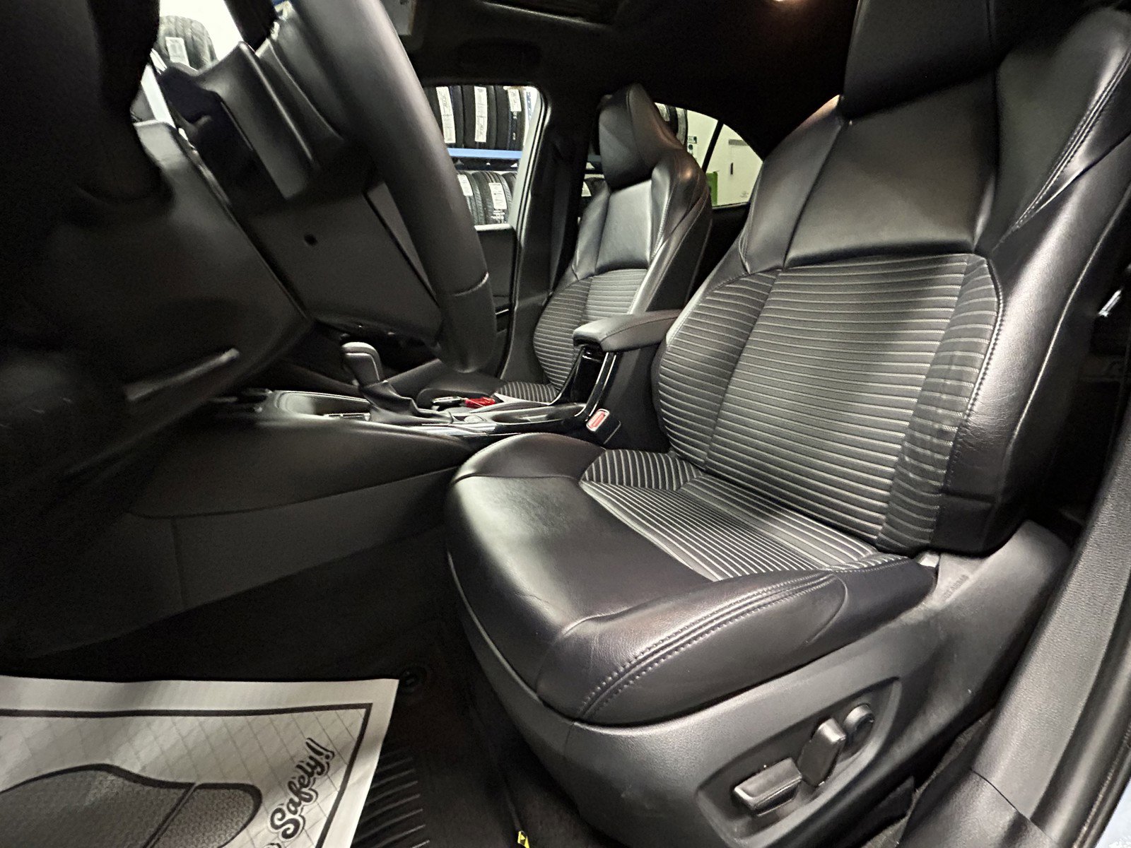 Used 2020 Toyota Corolla XSE image 16