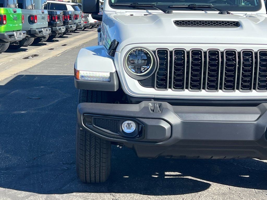 New 2026 Jeep Gladiator Sport AWD/4WD image 9