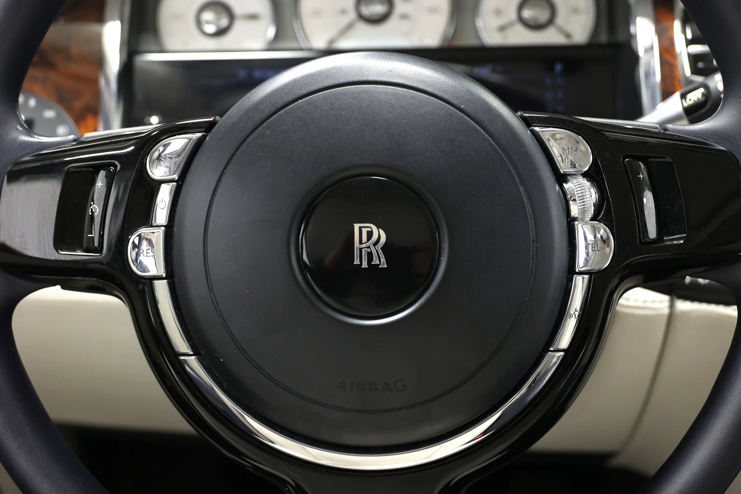 Used 2015 Rolls-Royce Ghost RWD image 24