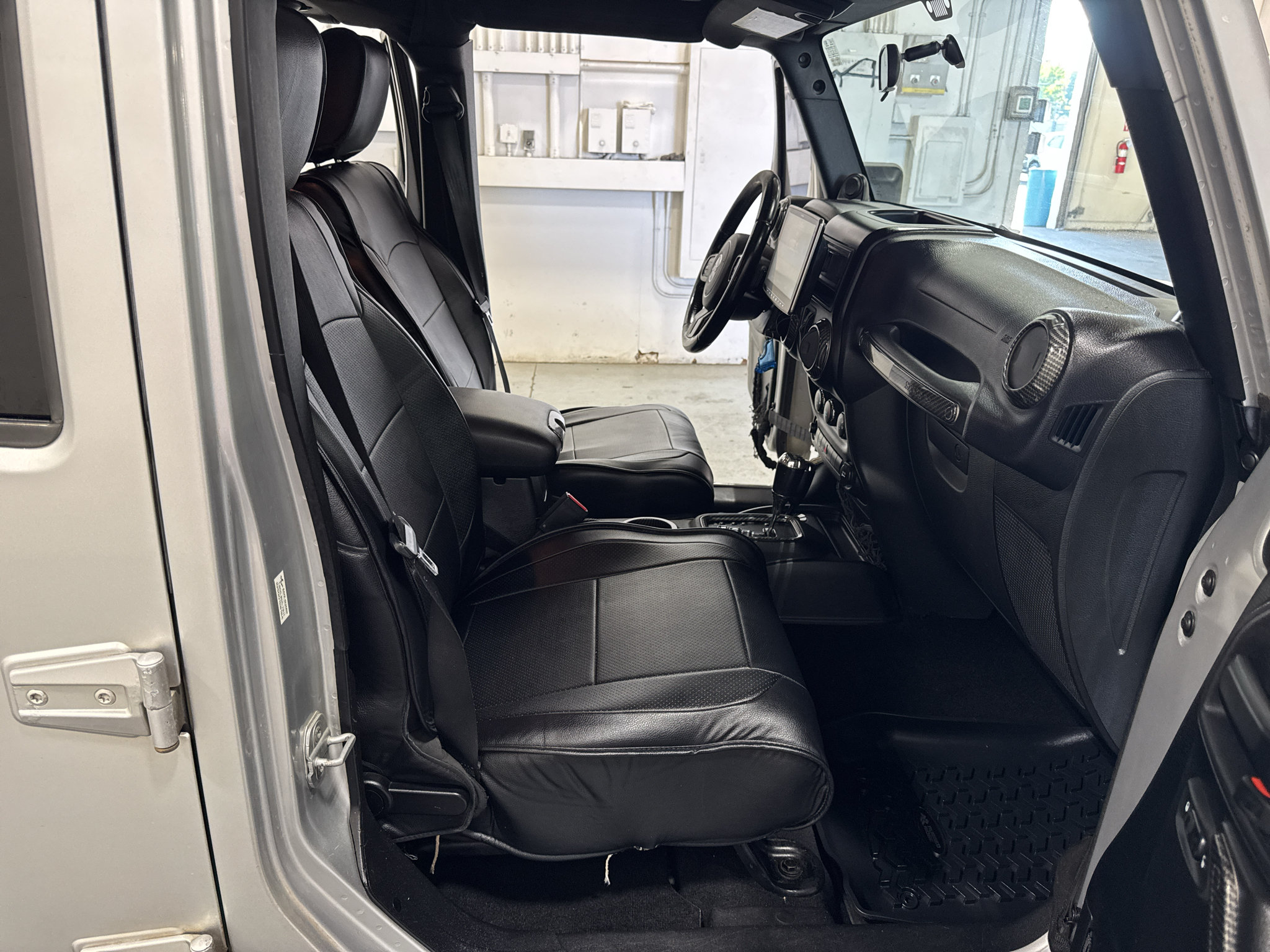 Used 2012 Jeep Wrangler Unlimited Sport AWD/4WD image 27