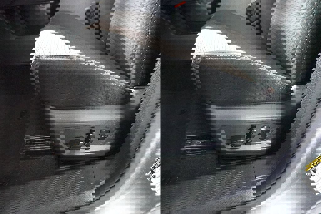 Used 2023 Nissan Rogue SV image 11