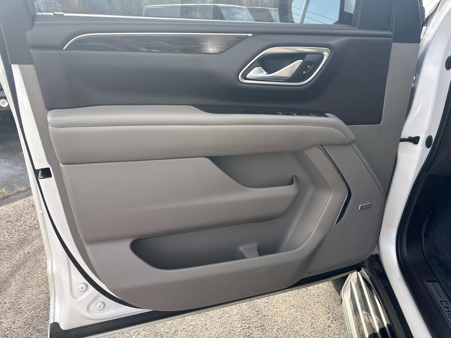 Used 2022 Chevrolet Tahoe LT w/ LT Signature Package image 28