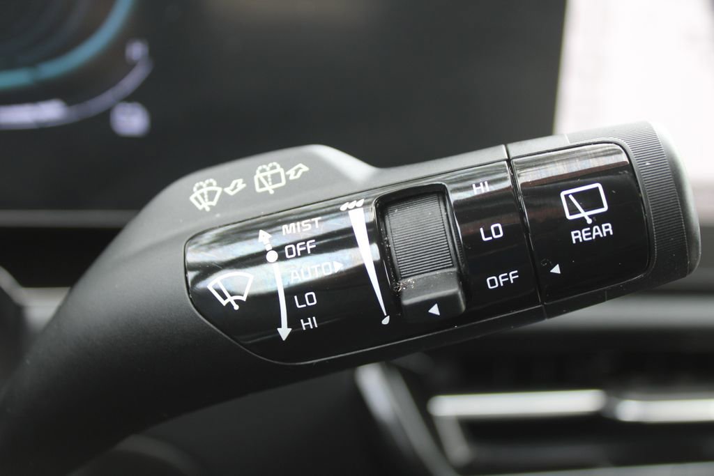 Certified 2024 Kia Niro EX image 35