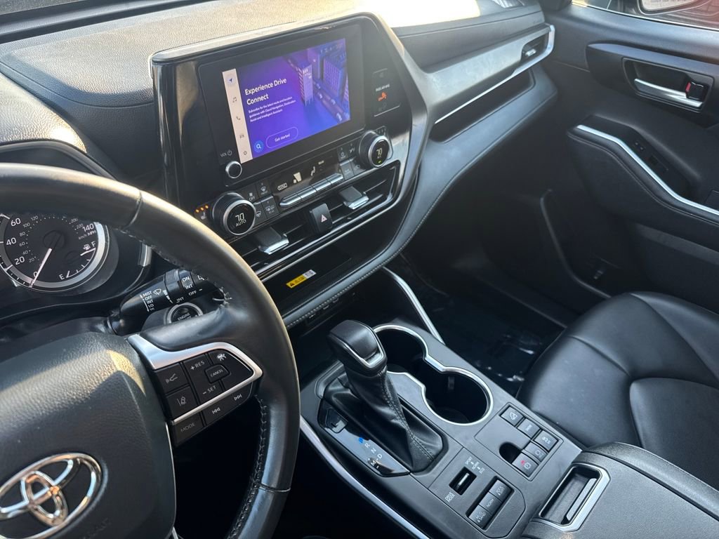 Used 2024 Toyota Highlander XLE image 23