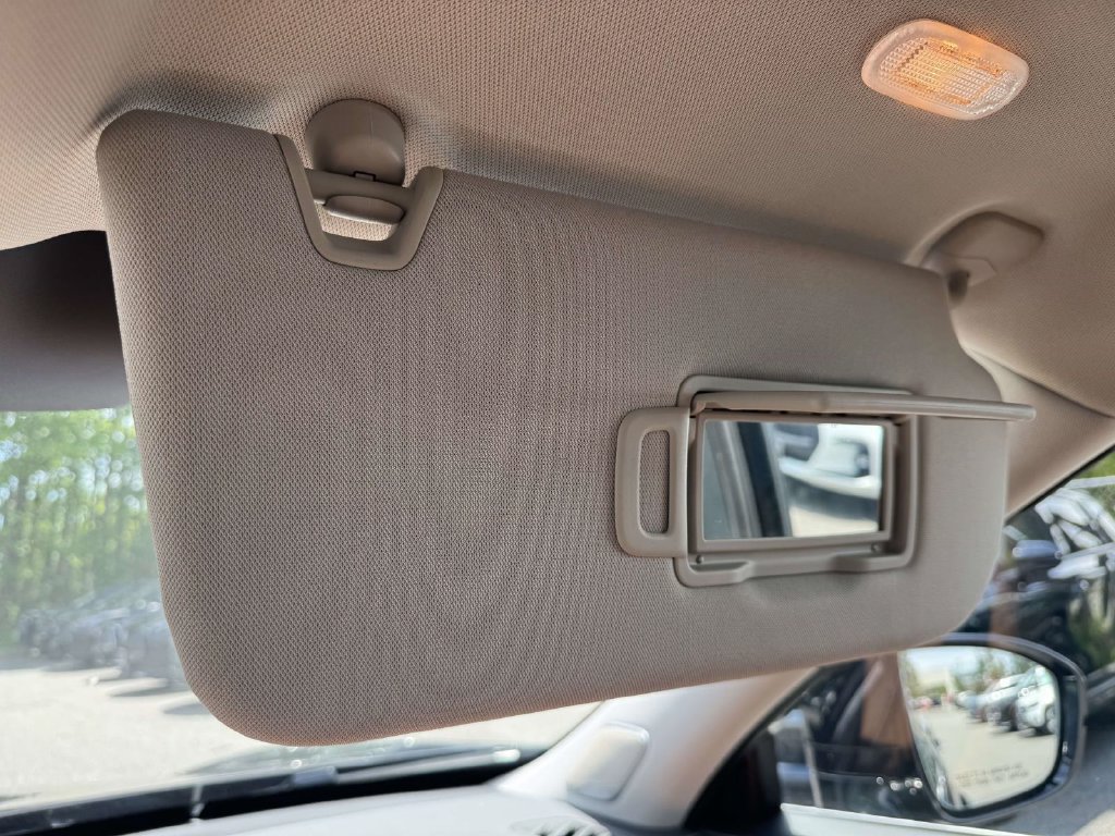 Used 2023 INFINITI QX60 Sensory w/ Cargo Package AWD/4WD image 31