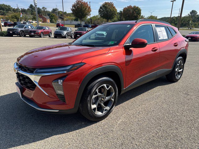 Used 2024 Chevrolet Trax LT w/ Sunroof Package