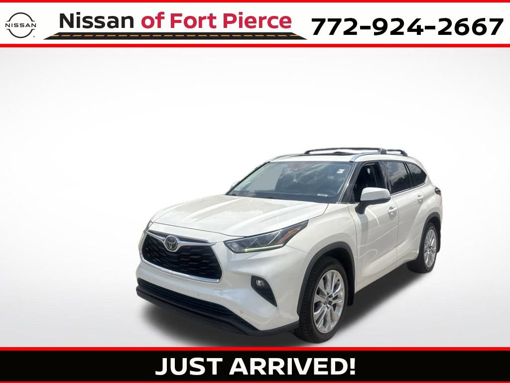 Used 2021 Toyota Highlander Limited AWD/4WD image 1