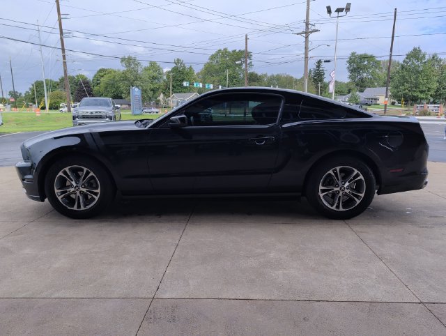 Used 2014 Ford Mustang Premium RWD image 4