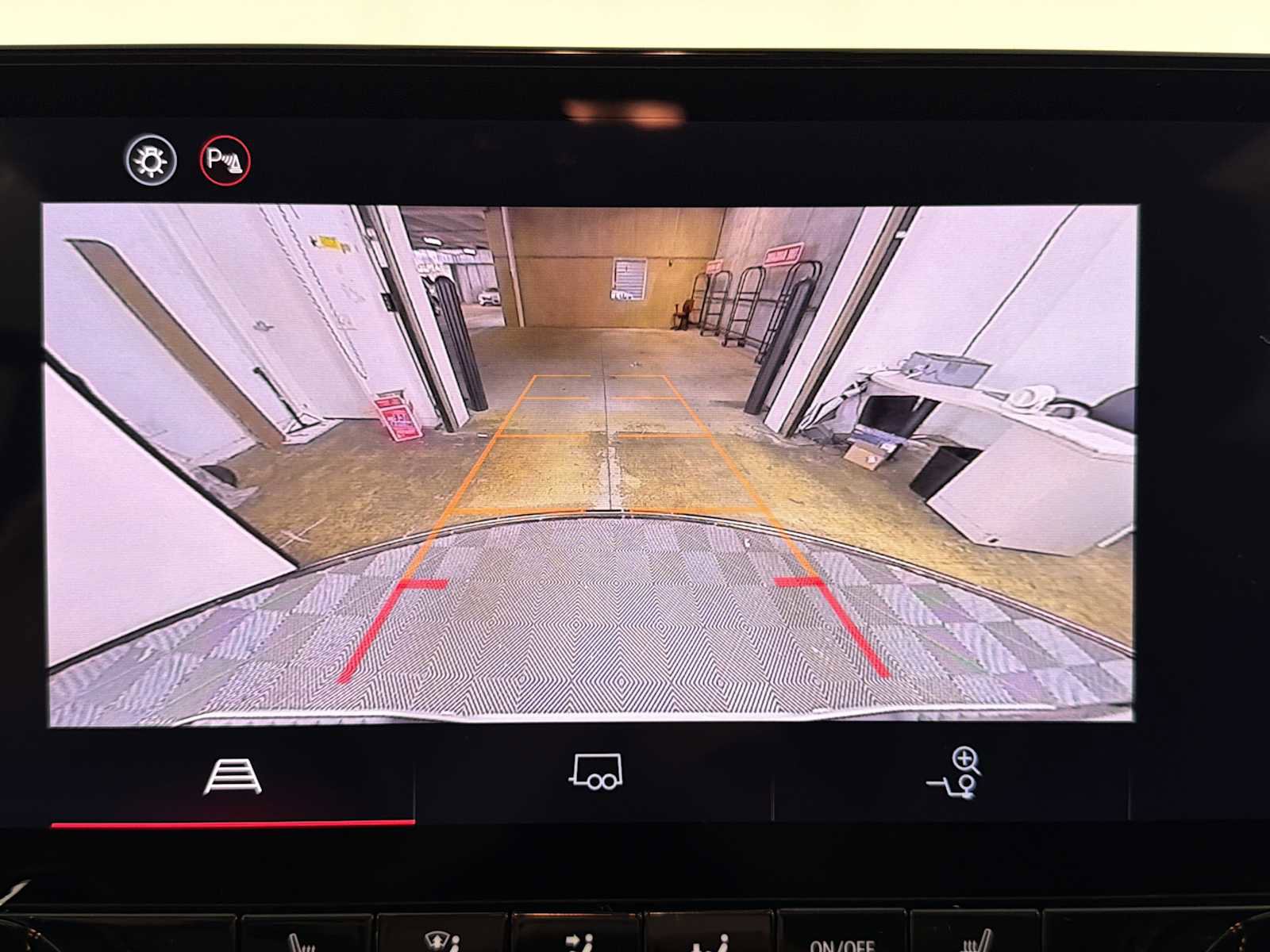 New 2026 GMC Canyon Elevation w/ Convenience Package image 56