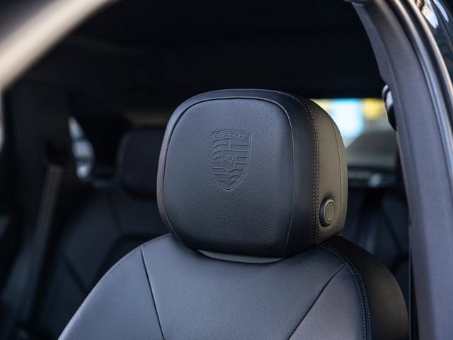 Certified 2025 Porsche Cayenne image 42