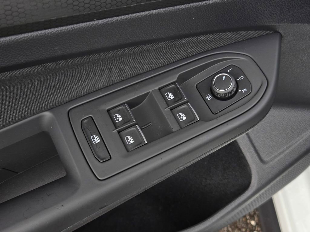 Used 2022 Volkswagen GTI SE image 12