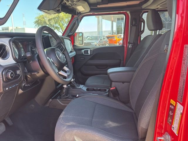 Used 2025 Jeep Wrangler Unlimited Sahara w/ Safety Group image 9